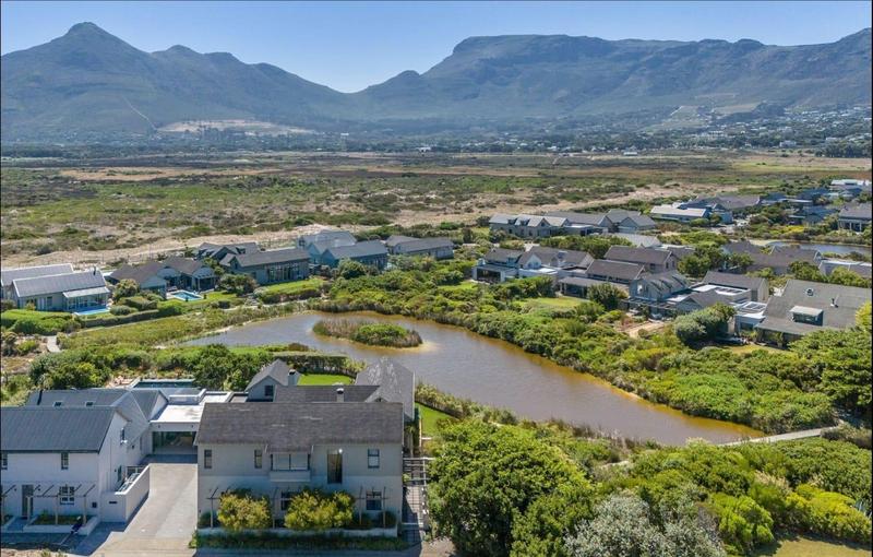 4 Bedroom Property for Sale in Lake Michelle Western Cape
